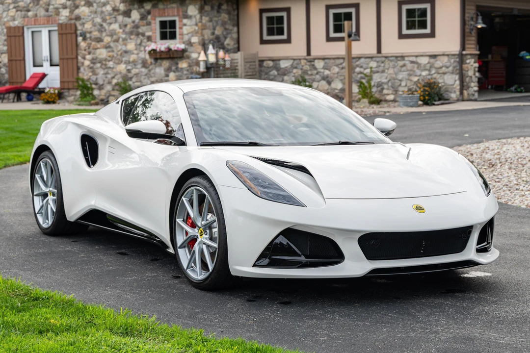2024 Lotus Emira - Image 8 of 31