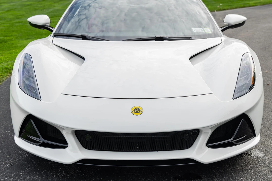 2024 Lotus Emira - Image 11 of 31