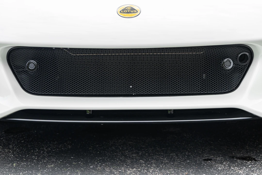 2024 Lotus Emira - Image 13 of 31