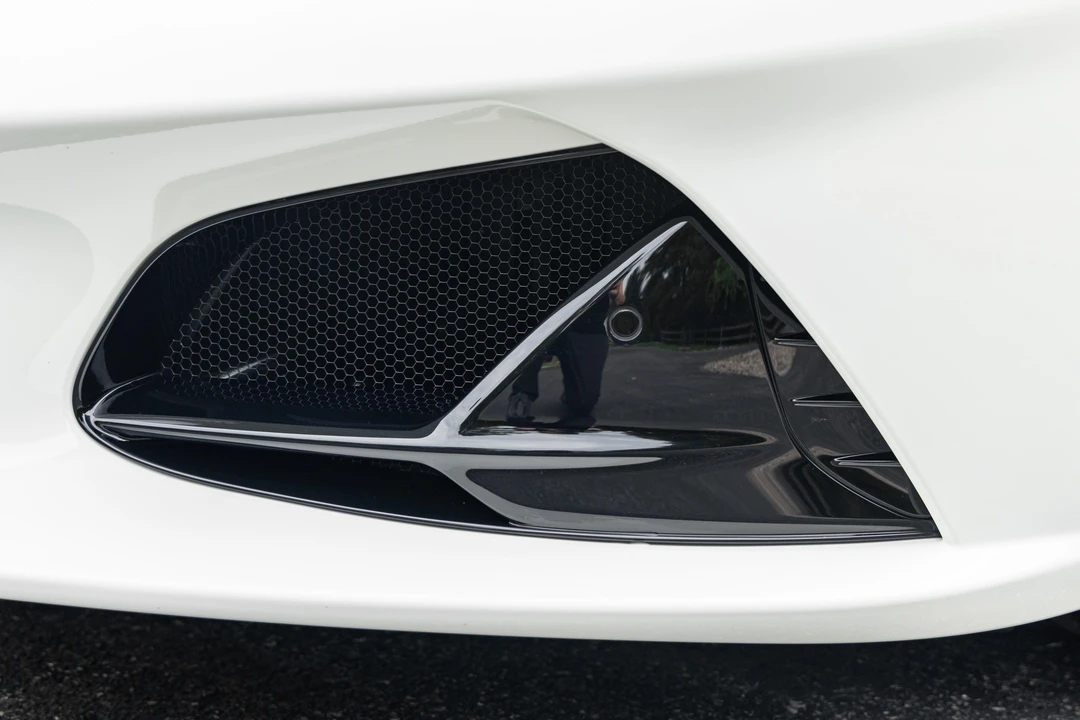 2024 Lotus Emira - Image 15 of 31