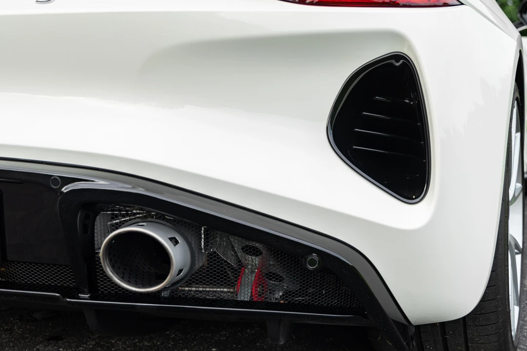 2024 Lotus Emira - Image 30 of 31