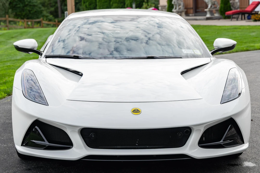 2024 Lotus Emira - Image 2 of 31