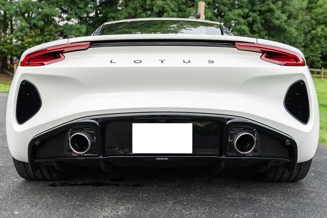 2024 Lotus Emira - Image 5 of 31