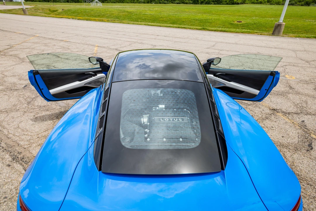 2024 Lotus Emira - Image 31 of 31