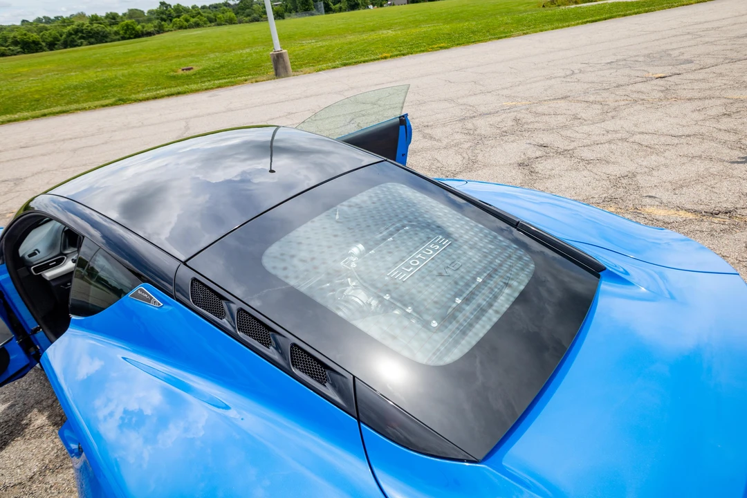 2024 Lotus Emira - Image 30 of 31