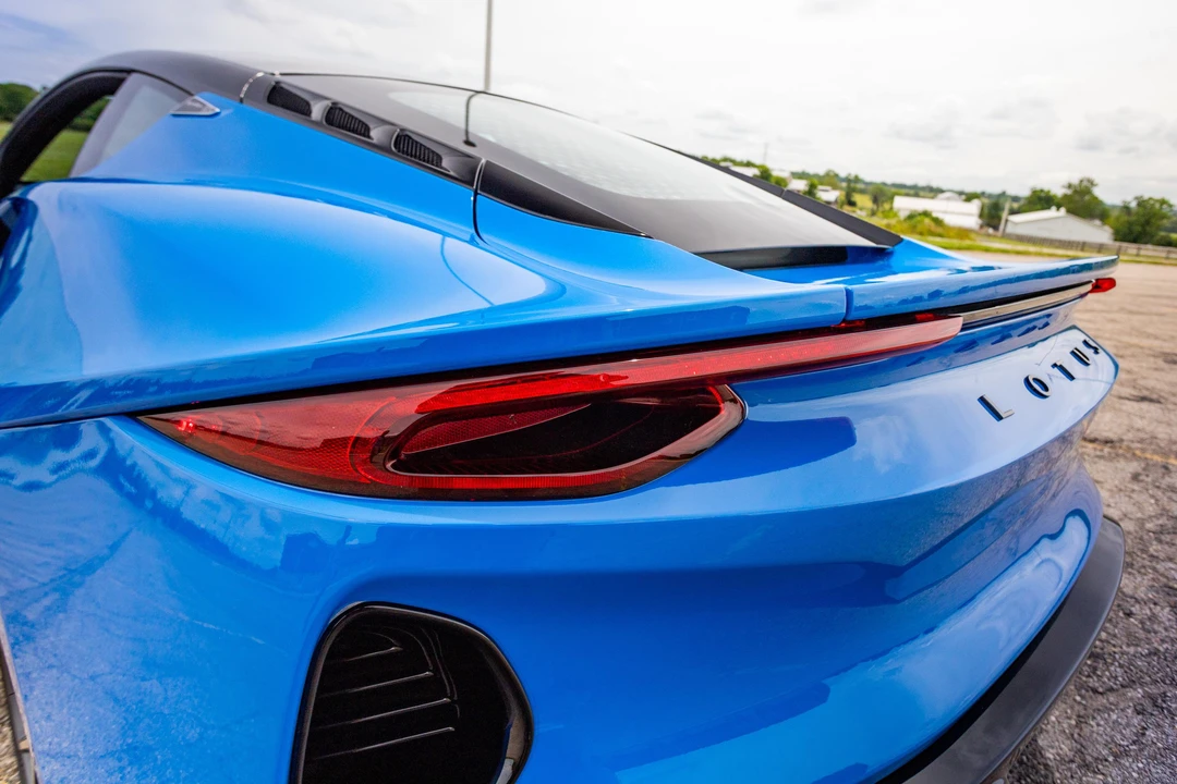 2024 Lotus Emira - Image 25 of 31