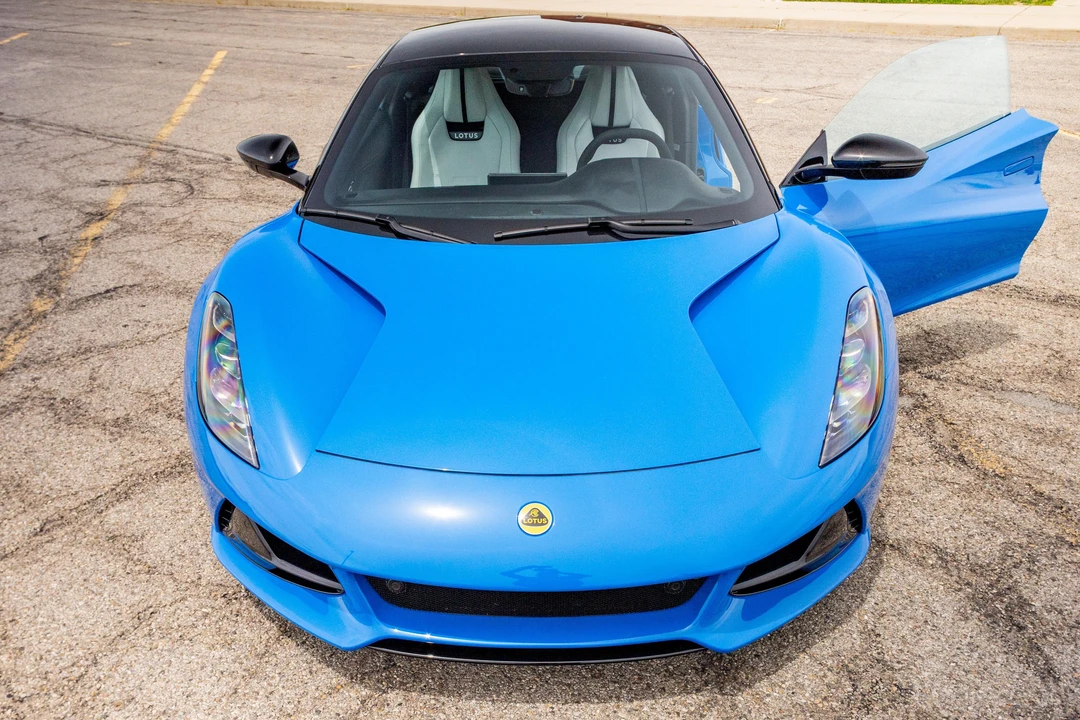 2024 Lotus Emira - Image 6 of 31