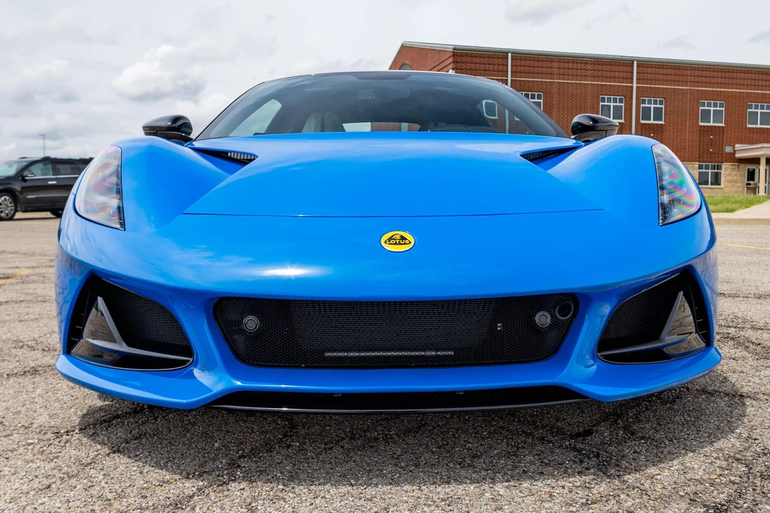 2024 Lotus Emira - Image 7 of 31