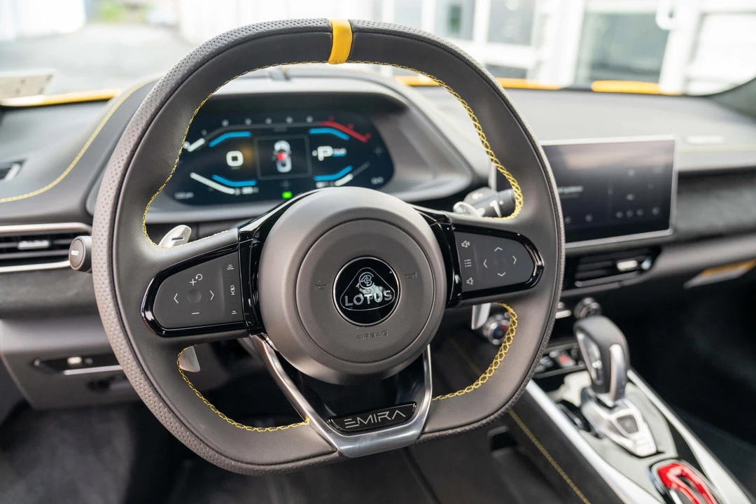 2024 Lotus Emira - Image 15 of 21