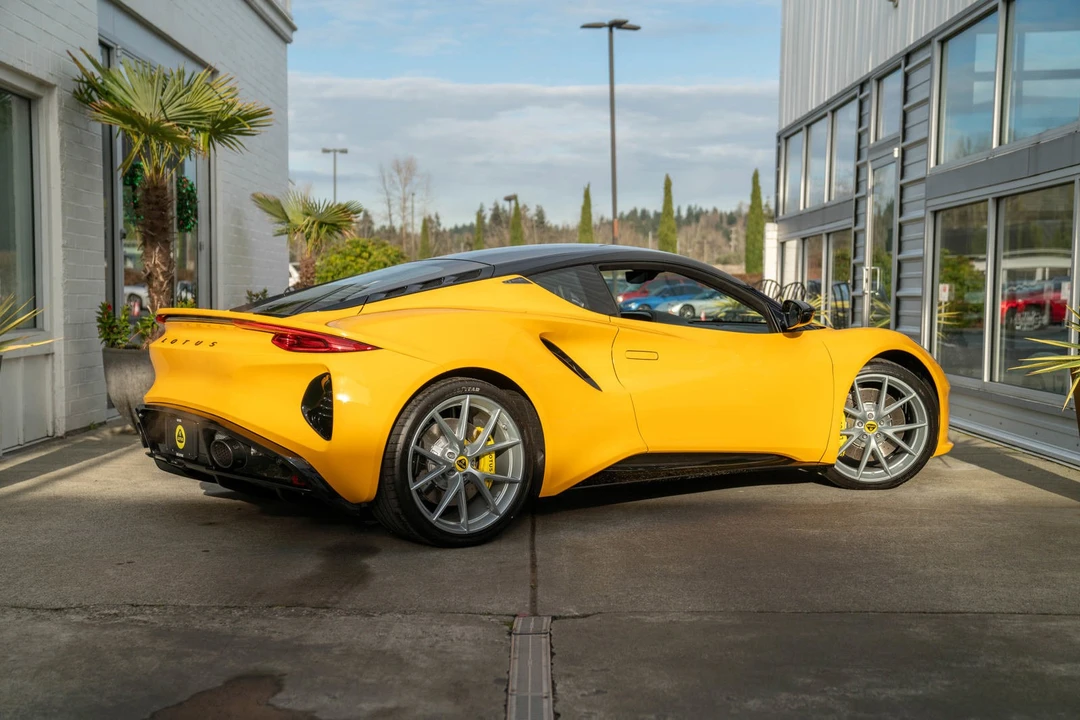 2024 Lotus Emira - Image 8 of 21