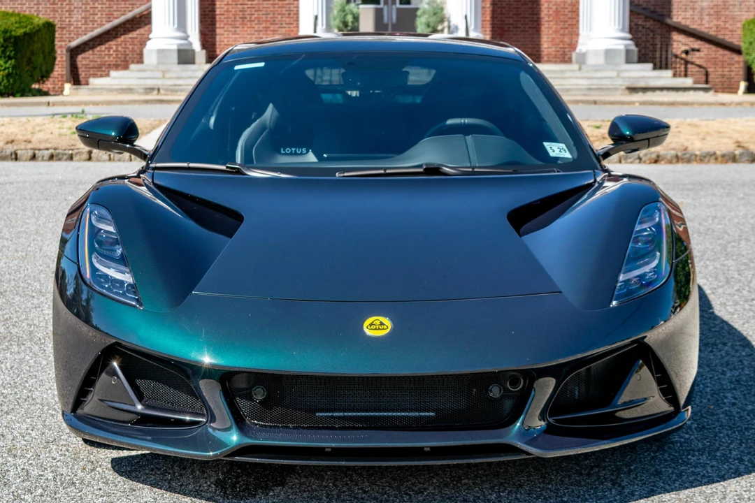 2024 Lotus Emira - Image 2 of 31
