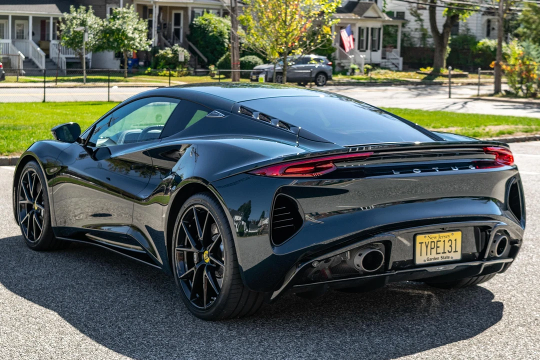 2024 Lotus Emira - Image 4 of 31