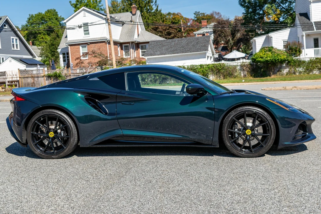 2024 Lotus Emira - Image 3 of 31