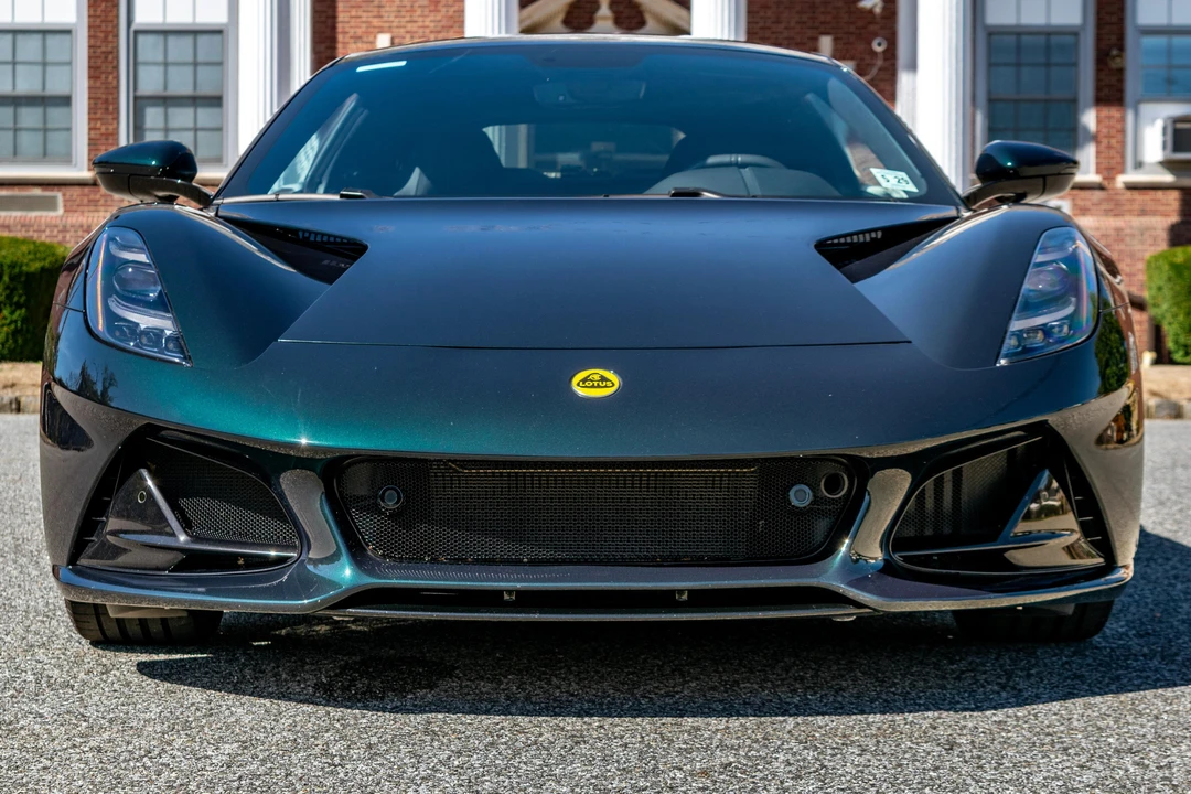 2024 Lotus Emira - Image 8 of 31