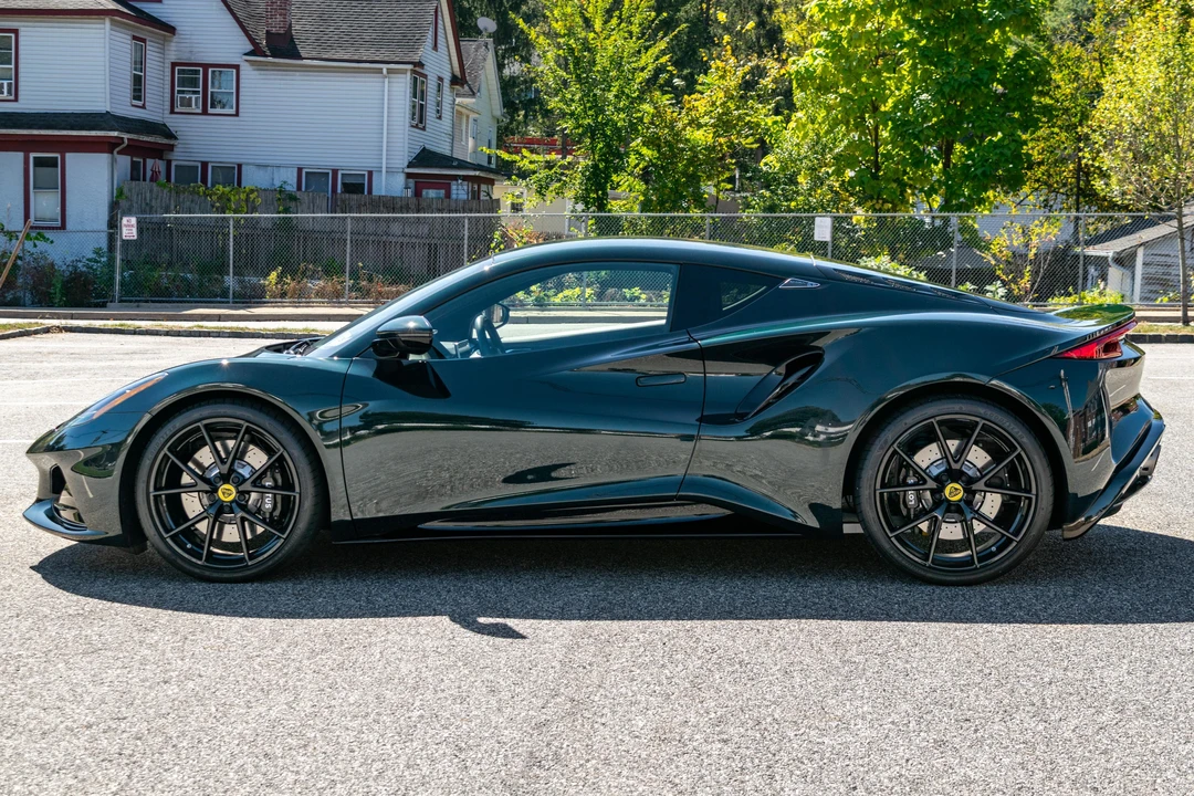 2024 Lotus Emira - Image 10 of 31