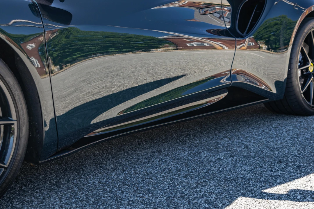 2024 Lotus Emira - Image 18 of 31