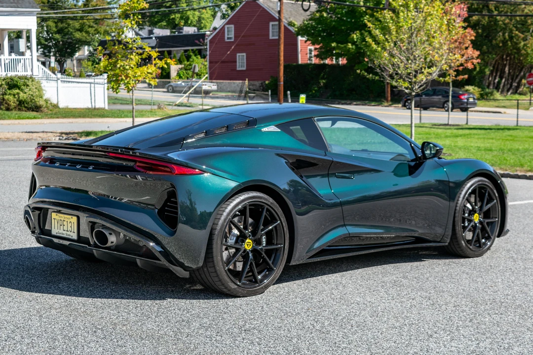 2024 Lotus Emira - Image 13 of 31