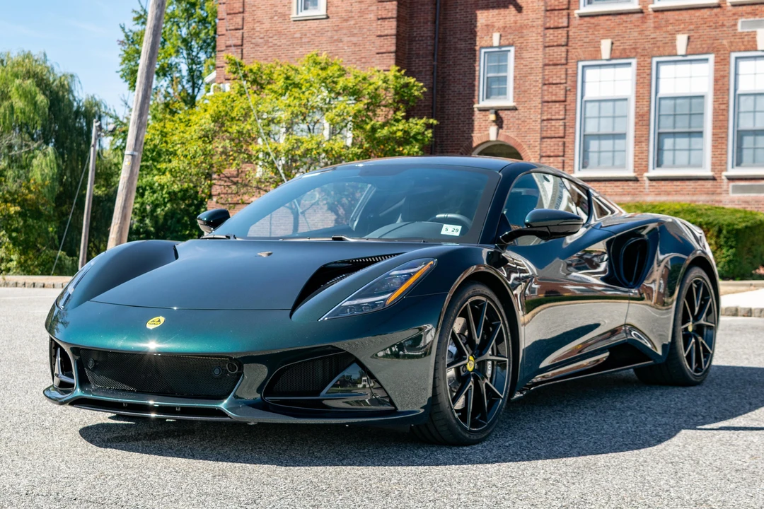 2024 Lotus Emira - Image 9 of 31