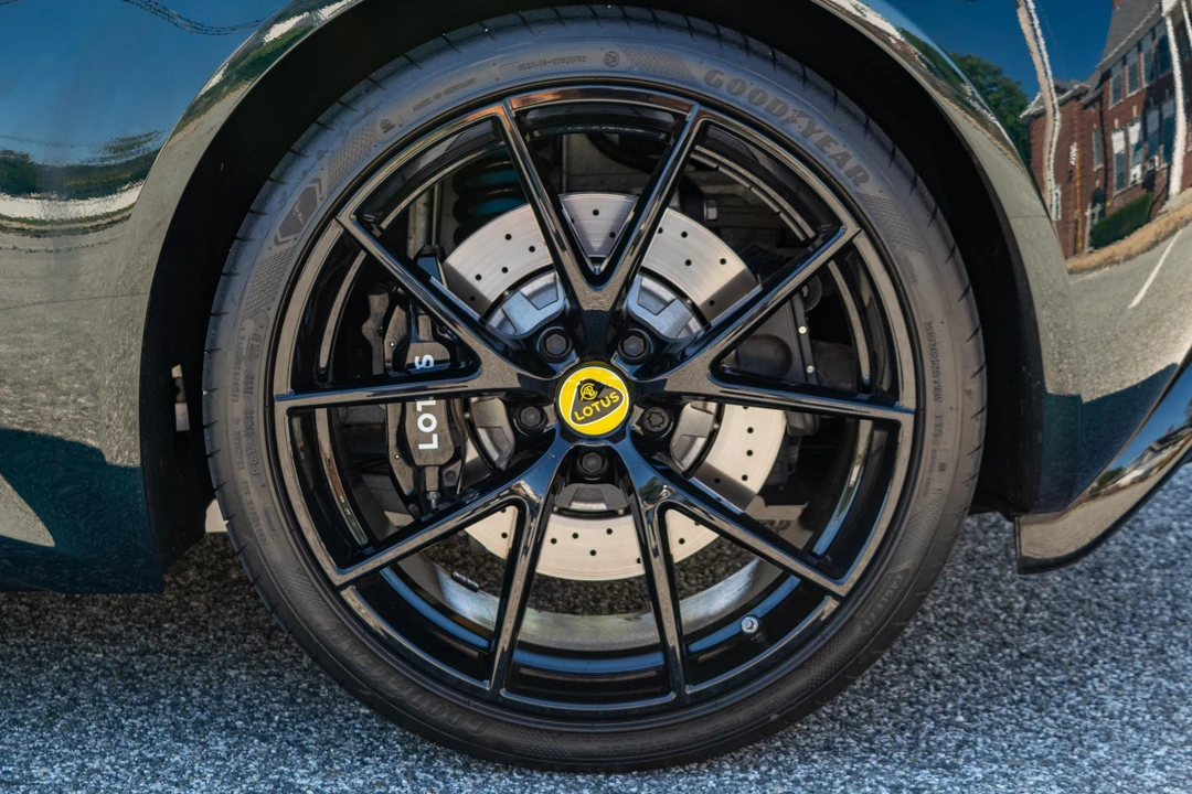 2024 Lotus Emira - Image 31 of 31