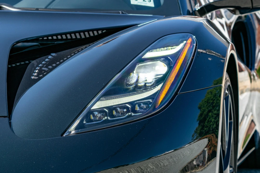 2024 Lotus Emira - Image 16 of 31