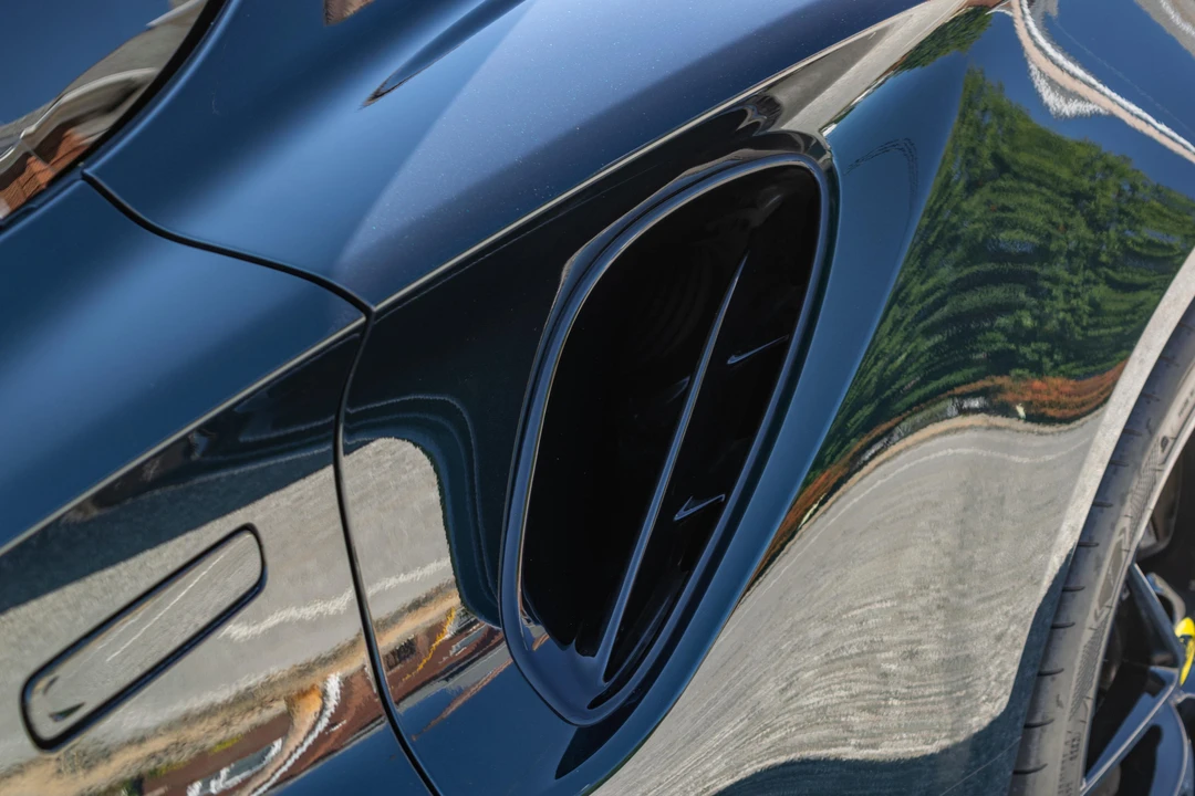 2024 Lotus Emira - Image 19 of 31