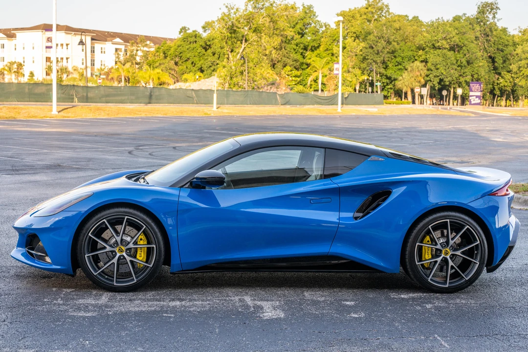2024 Lotus Emira - Image 8 of 31
