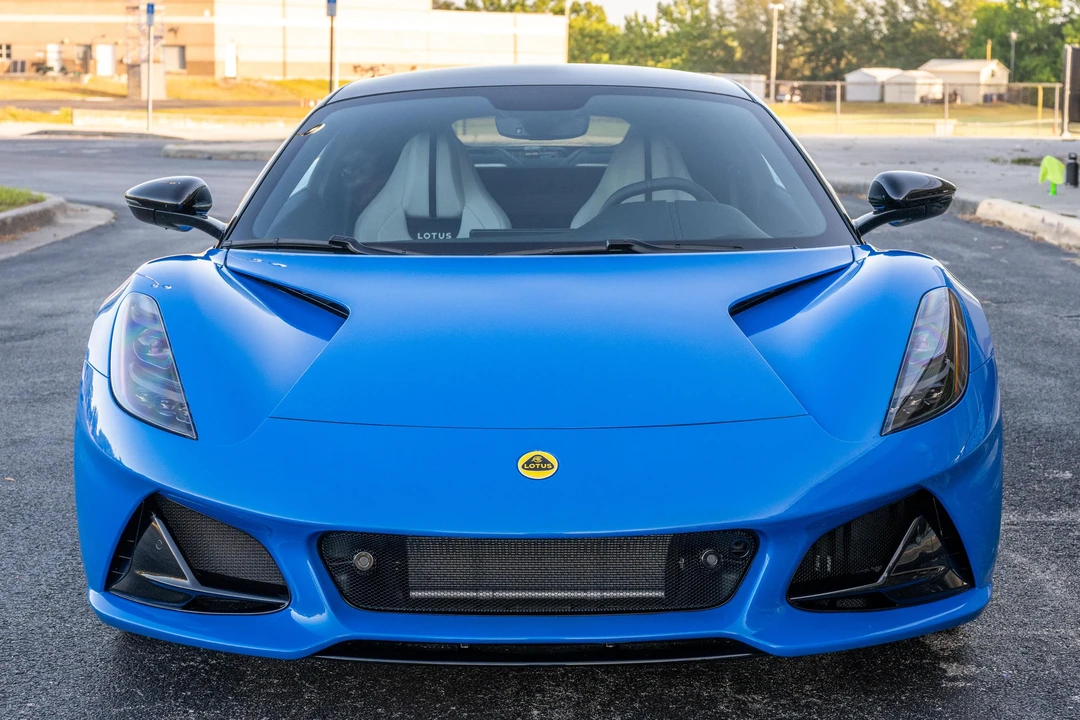 2024 Lotus Emira - Image 2 of 31