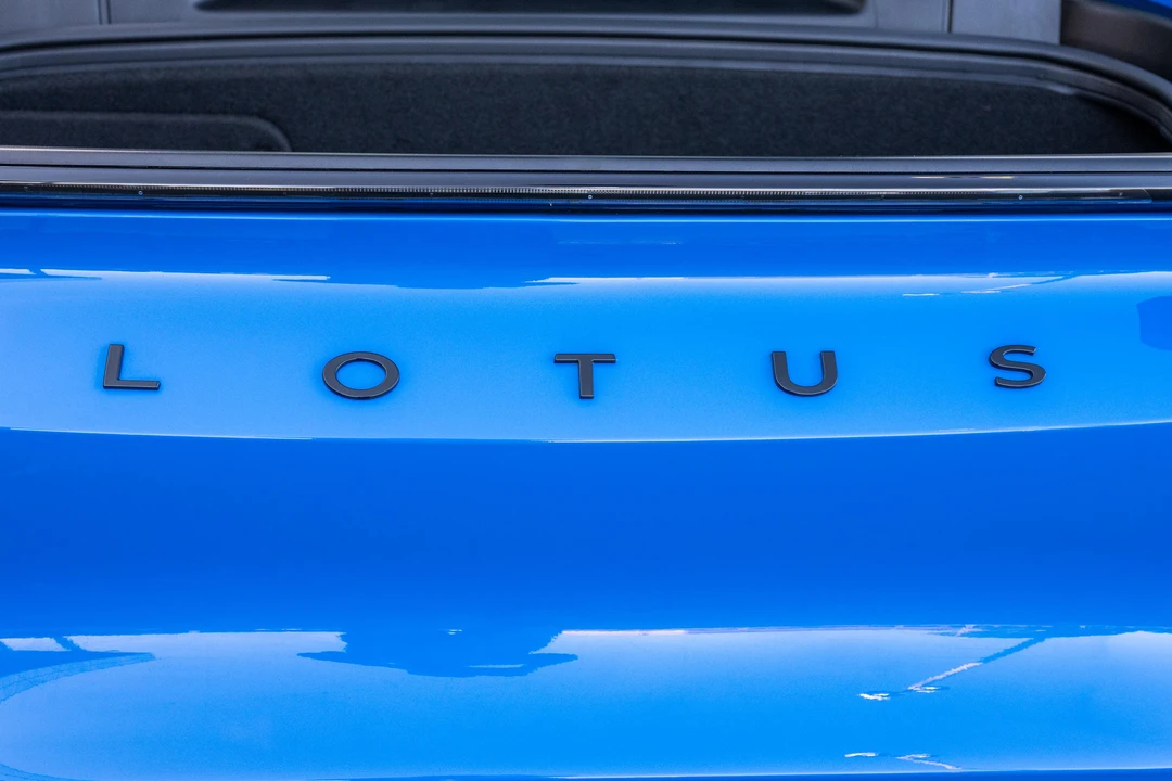 2024 Lotus Emira - Image 26 of 31