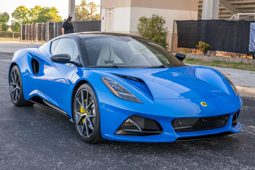 2024 Lotus Emira - Image 10 of 31