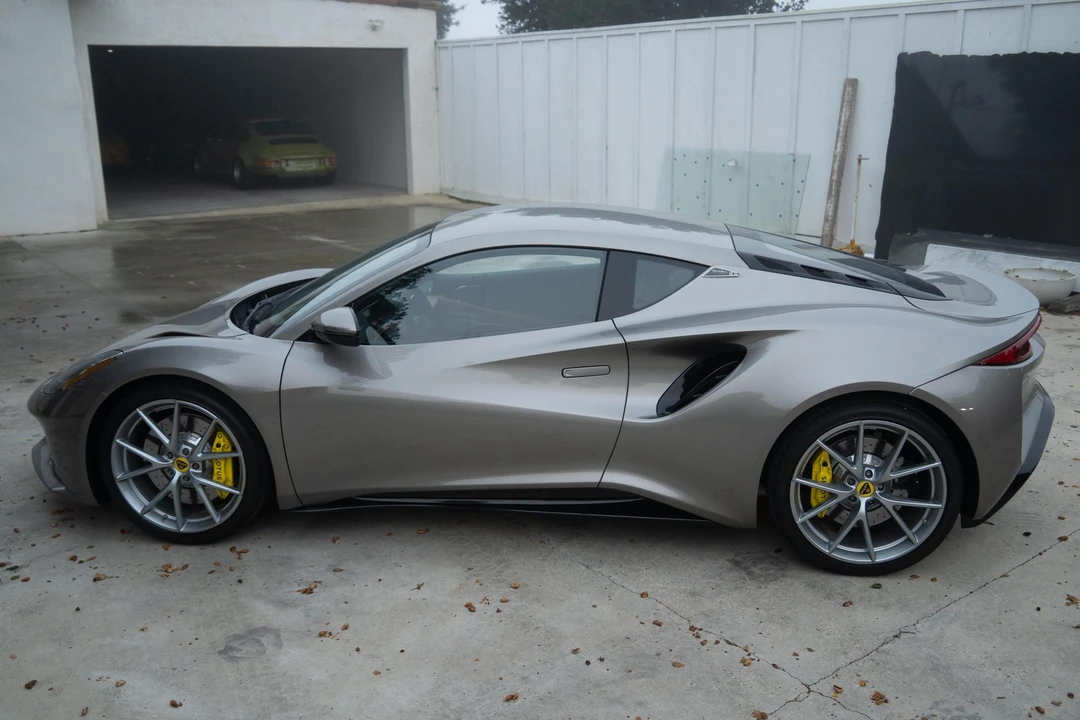 2024 Lotus Emira - Image 3 of 31