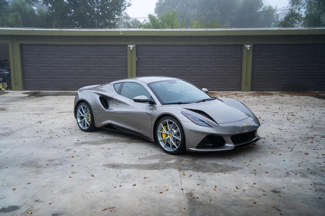 2024 Lotus Emira - Image 9 of 31