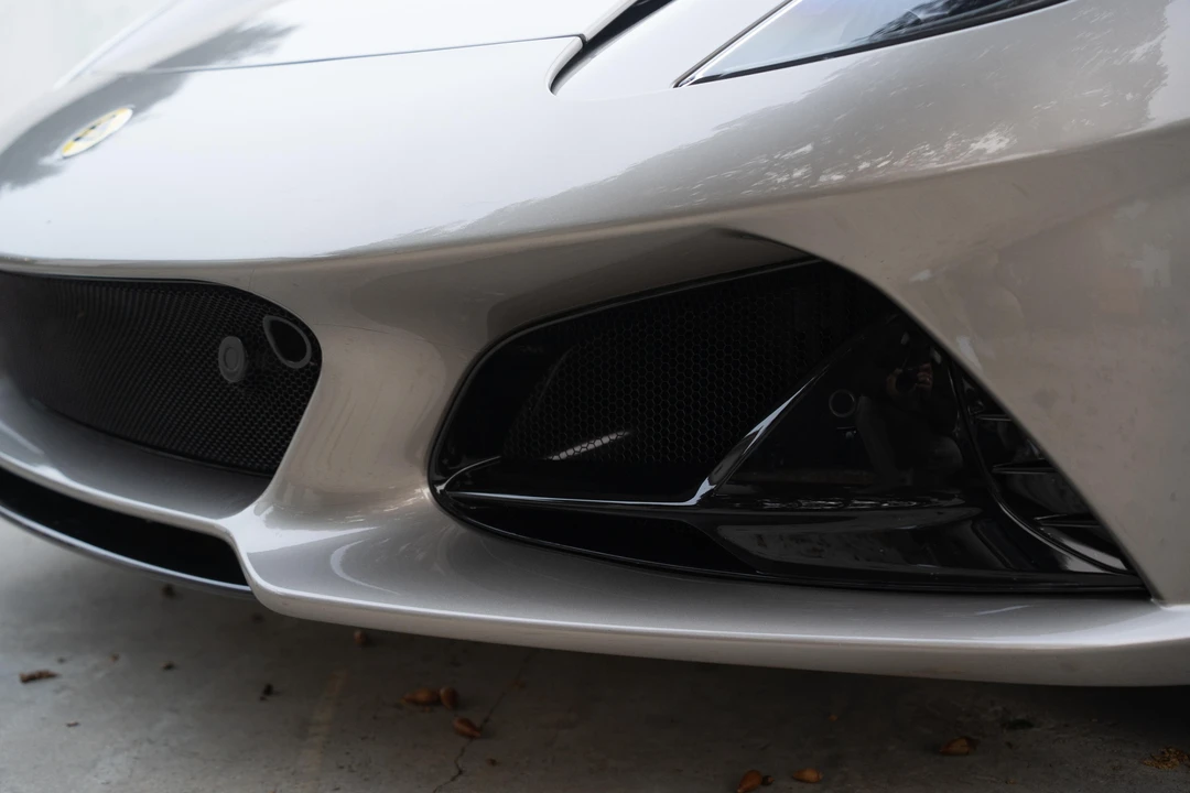 2024 Lotus Emira - Image 18 of 31