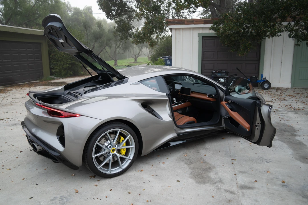 2024 Lotus Emira - Image 14 of 31