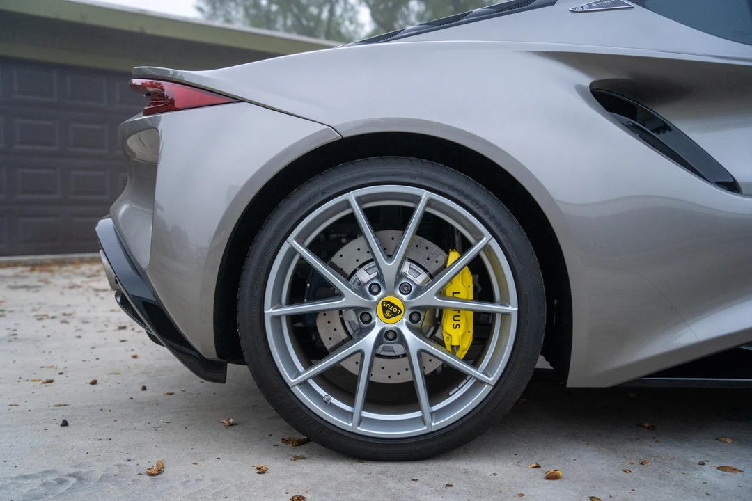 2024 Lotus Emira - Image 27 of 31