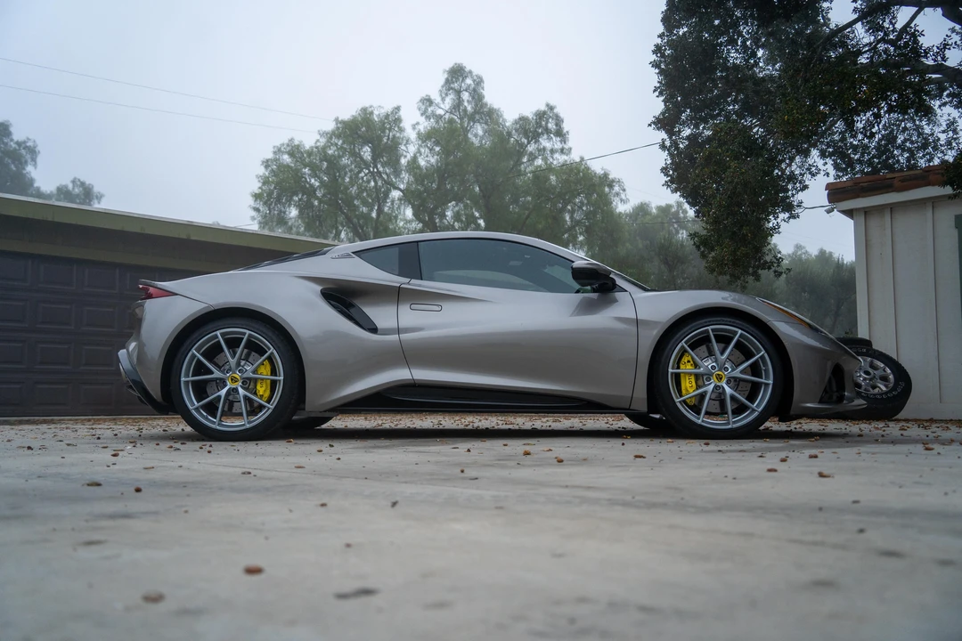 2024 Lotus Emira - Image 8 of 31