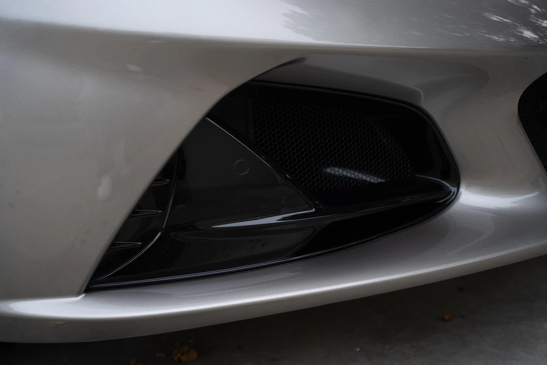 2024 Lotus Emira - Image 16 of 31