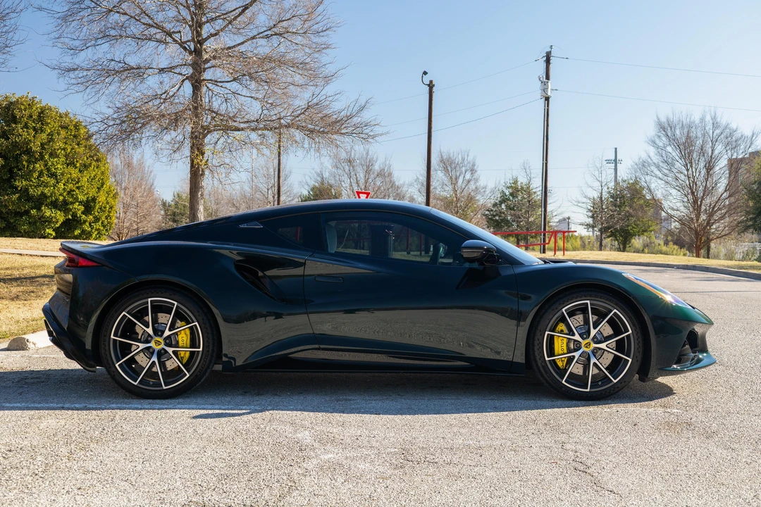 2024 Lotus Emira - Image 11 of 31