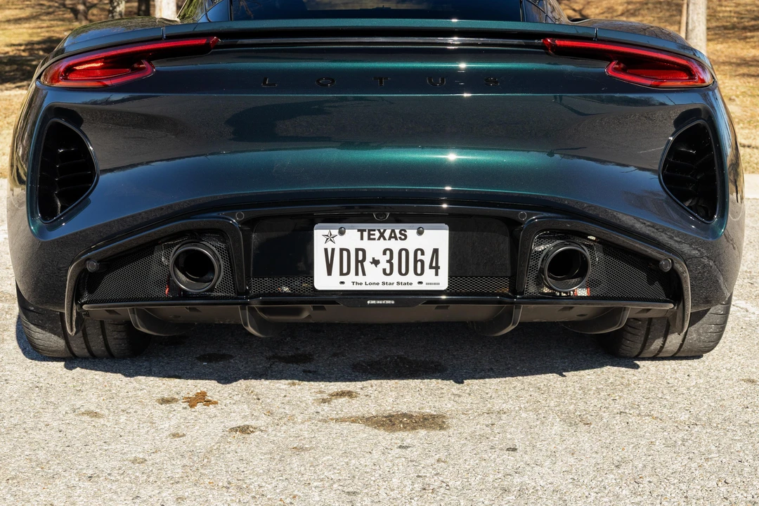2024 Lotus Emira - Image 23 of 31