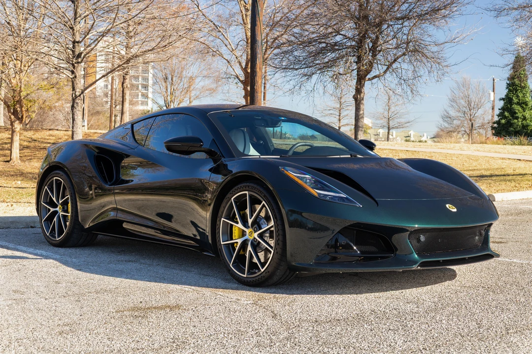2024 Lotus Emira - Image 12 of 31