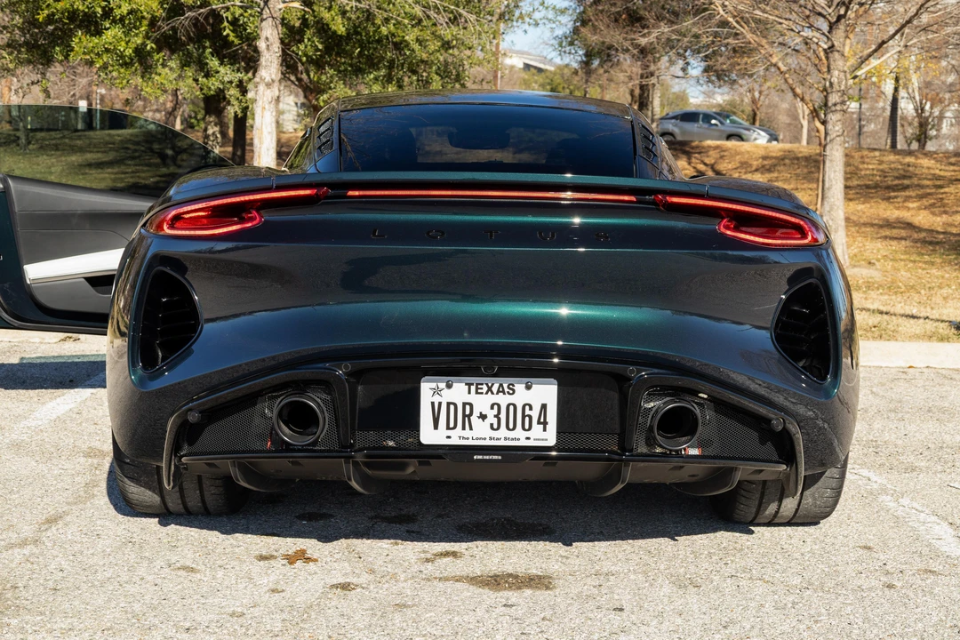 2024 Lotus Emira - Image 10 of 31