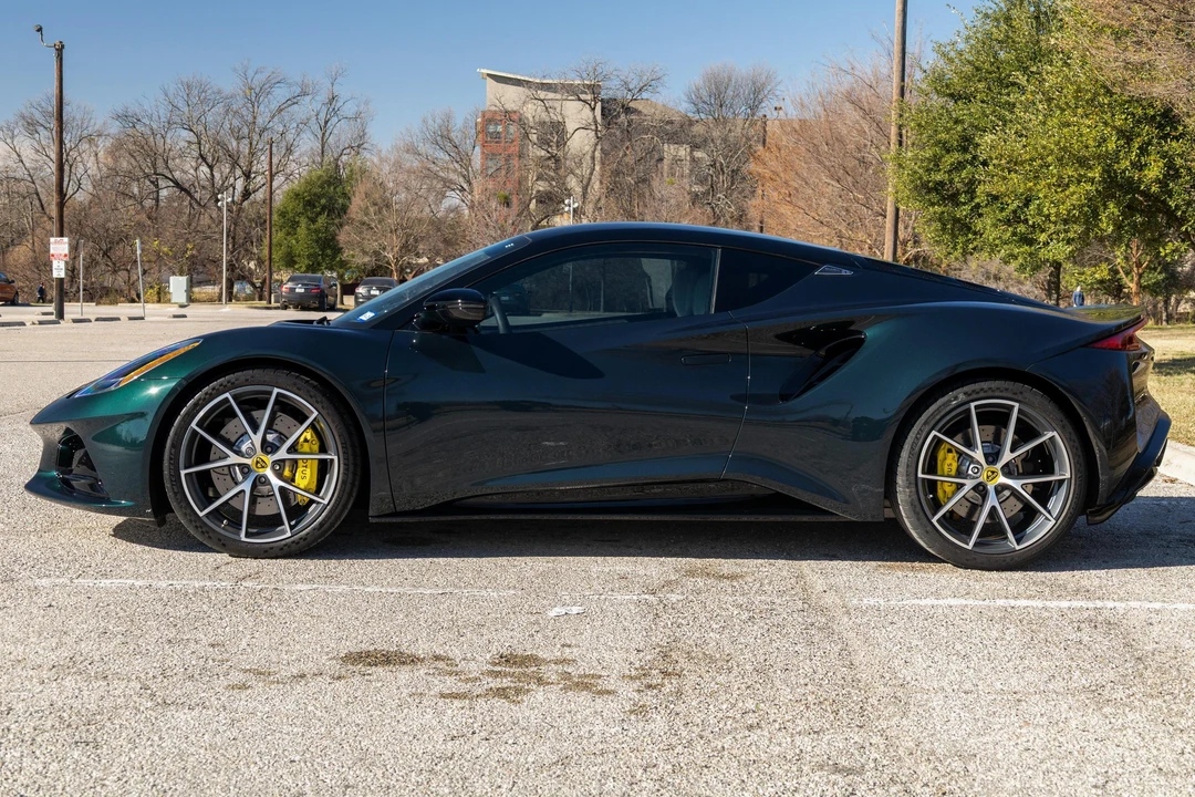 2024 Lotus Emira - Image 3 of 31