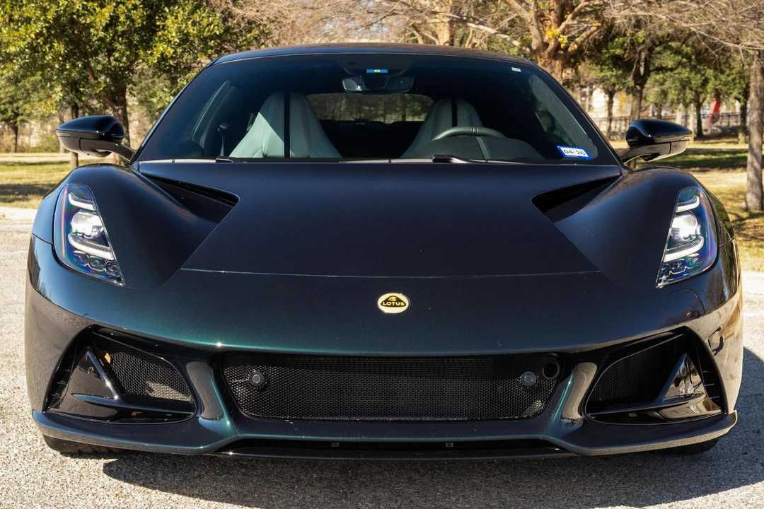 2024 Lotus Emira - Image 2 of 31