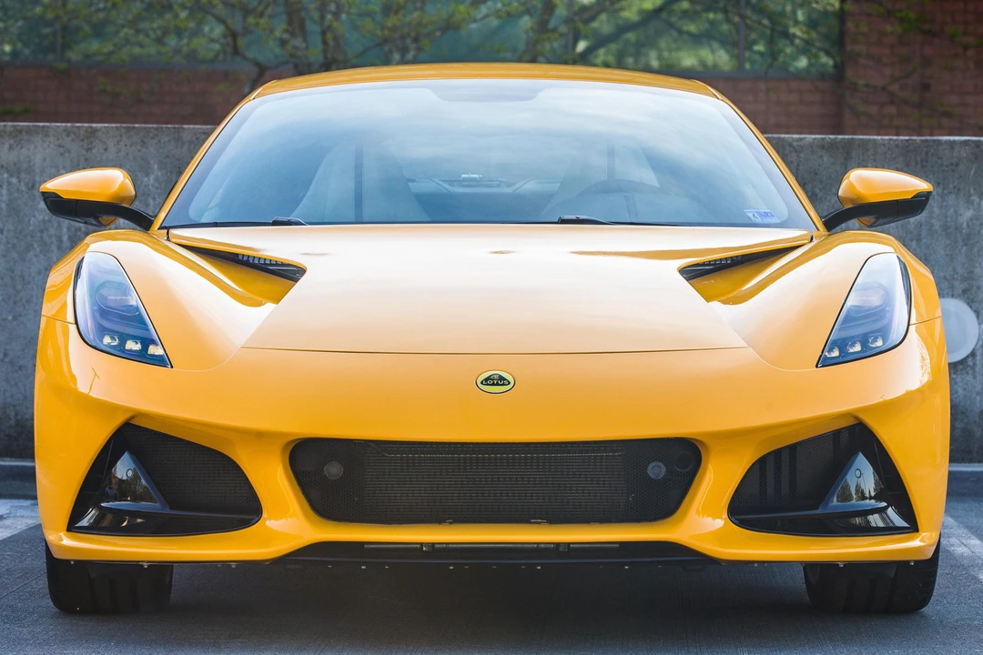 2024 Lotus Emira - Image 2 of 5