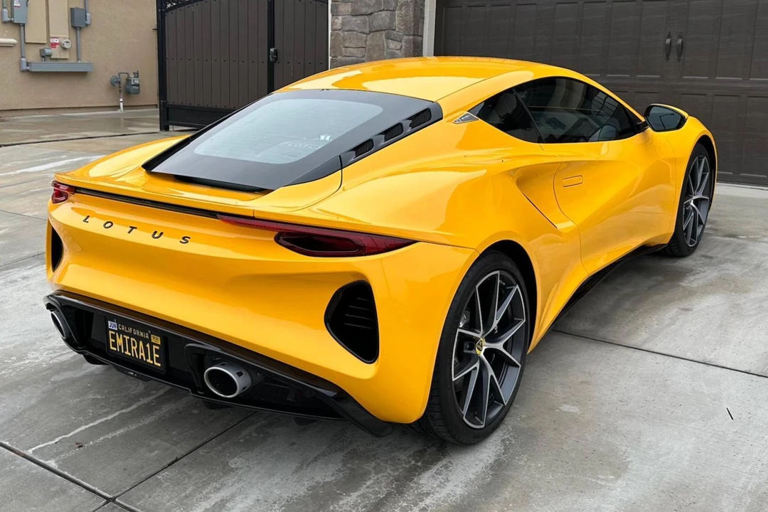 2024 Lotus Emira - Image 4 of 31