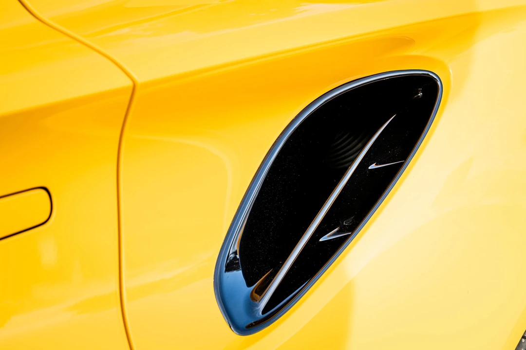 2024 Lotus Emira - Image 24 of 31