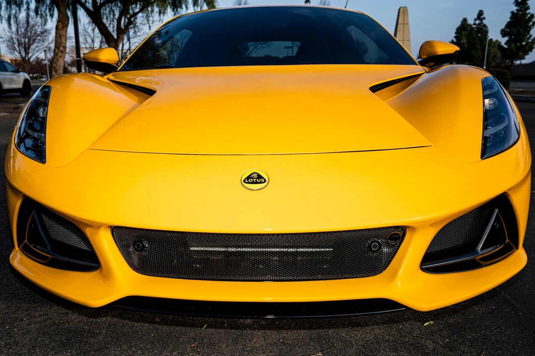 2024 Lotus Emira - Image 7 of 31