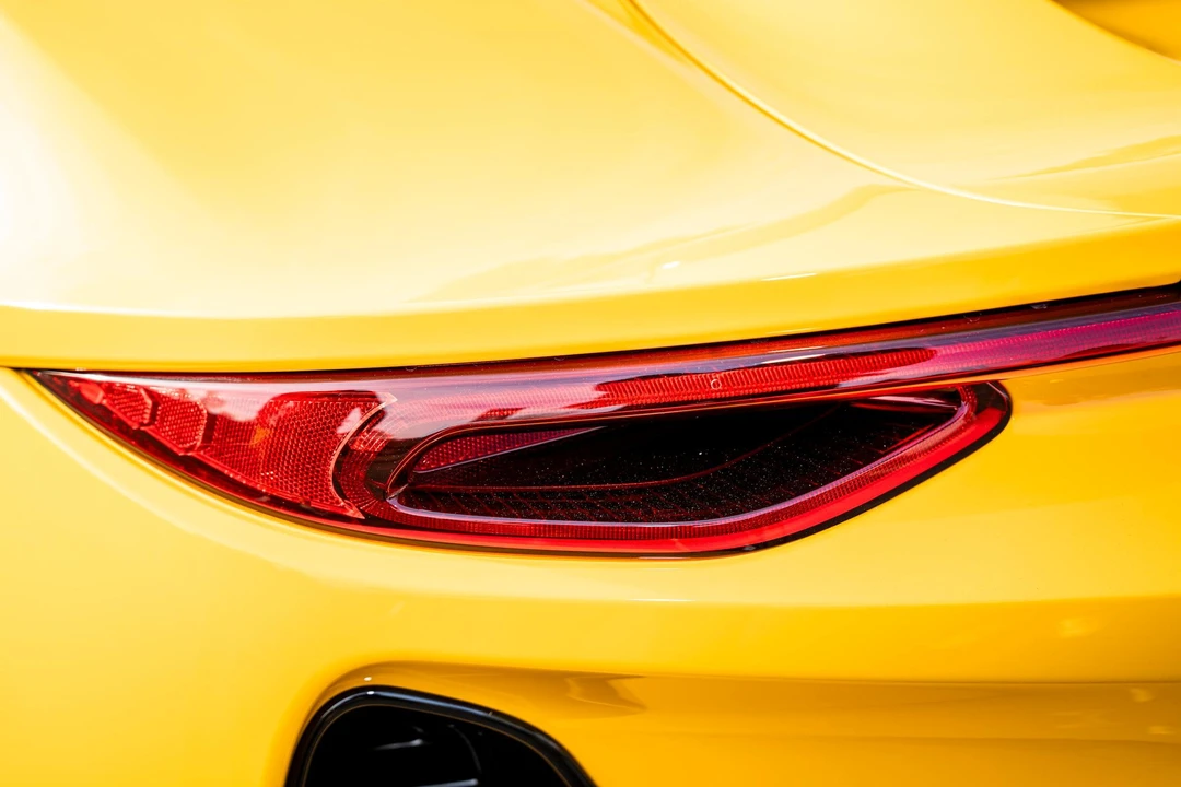 2024 Lotus Emira - Image 27 of 31