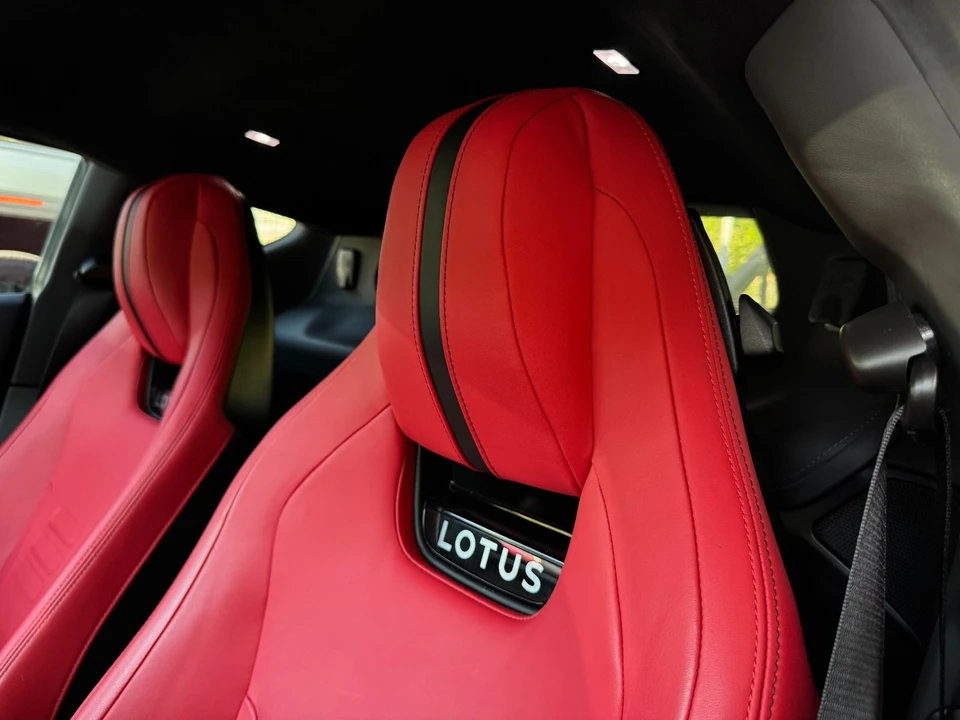 2024 Lotus Emira - Image 13 of 21