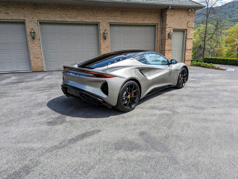 2024 Lotus Emira - Image 21 of 31