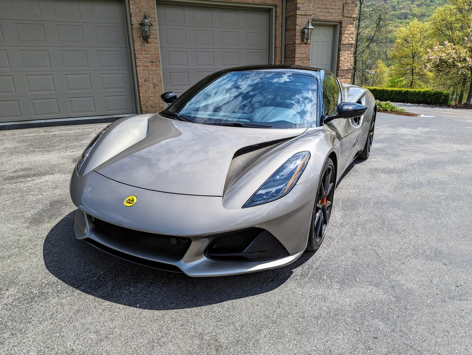 2024 Lotus Emira - Image 10 of 31